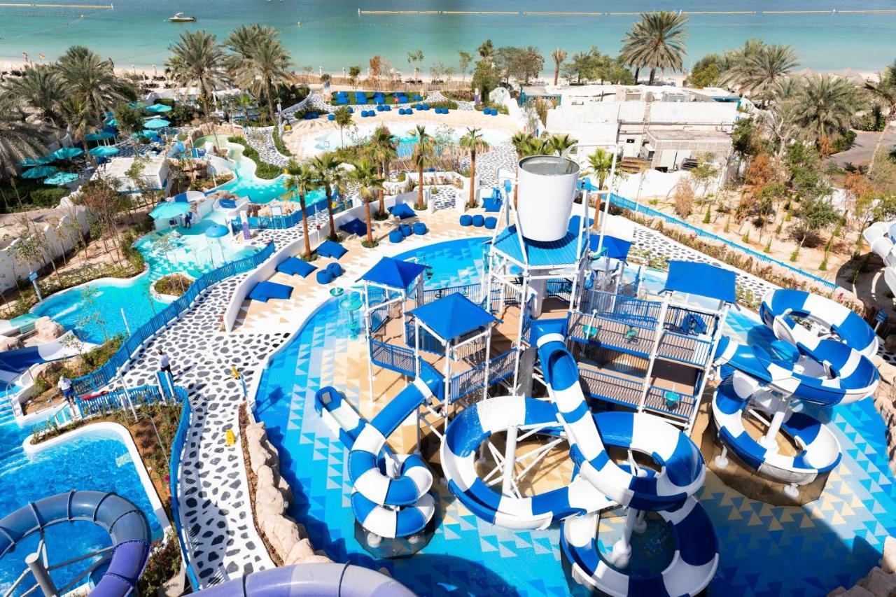 Le Meridien Mina Seyahi Beach Resort & Waterpark Dubái Exterior foto Aerial view of the park