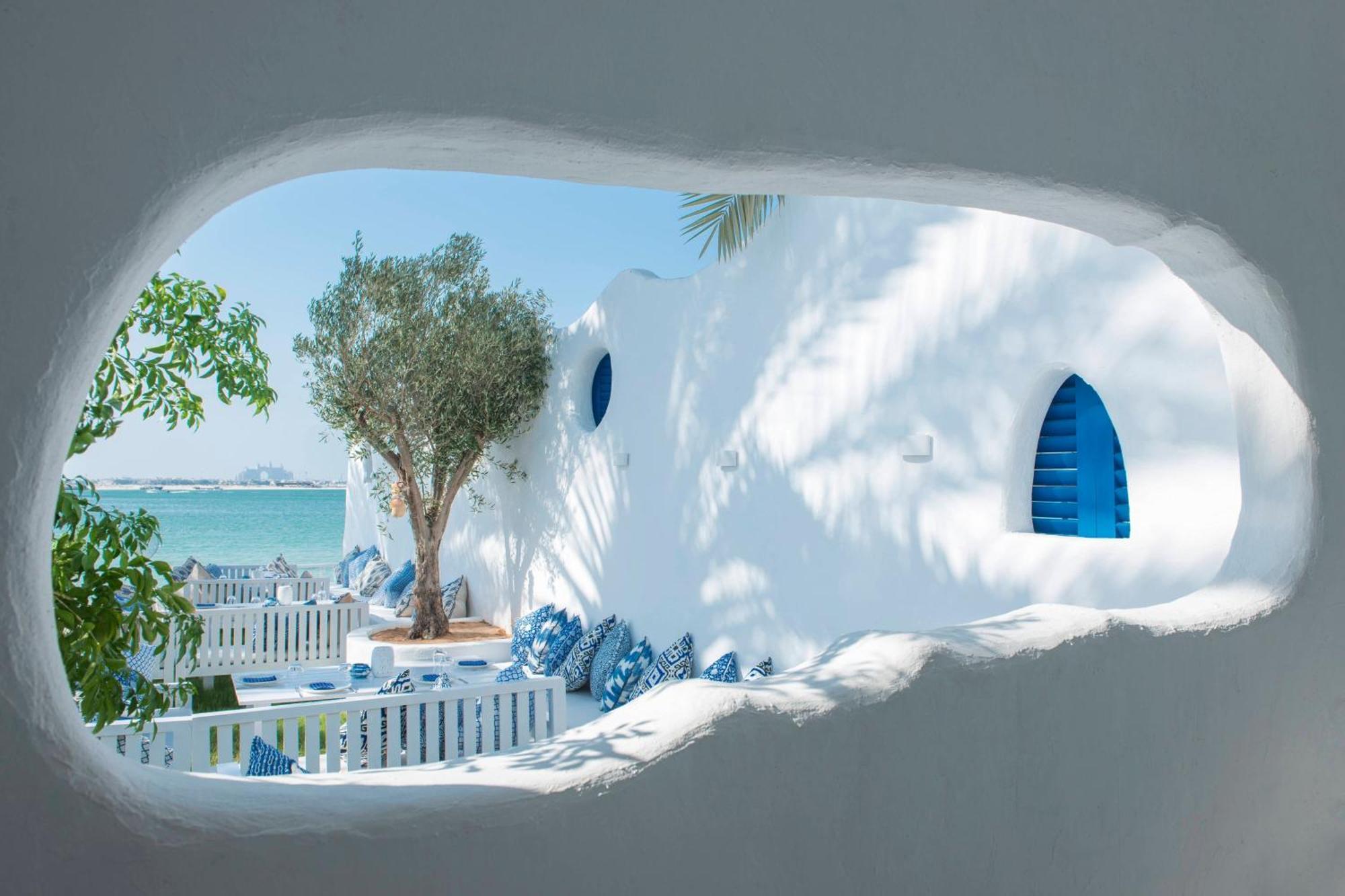 Le Meridien Mina Seyahi Beach Resort & Waterpark Dubái Exterior foto The Mykonos Collection