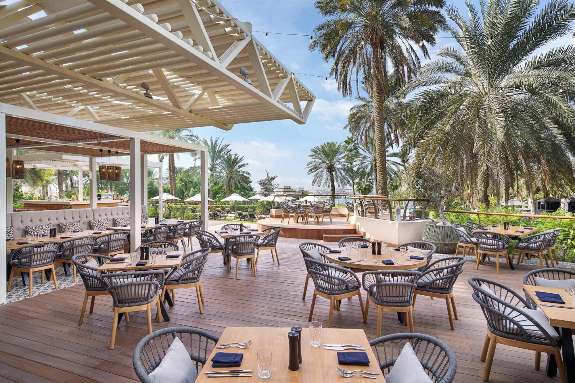 Le Meridien Mina Seyahi Beach Resort & Waterpark Dubái Exterior foto The Beach